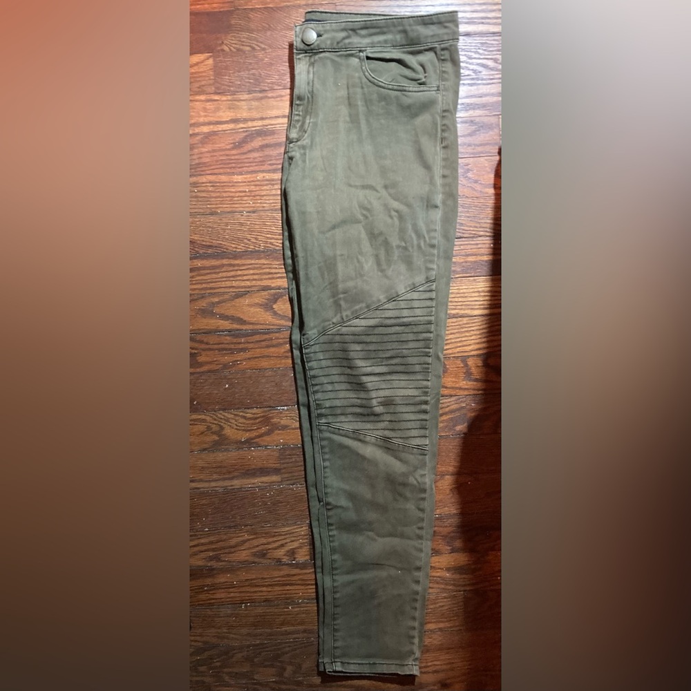 Tapered Army Green Pants Ribbed Moto Detail